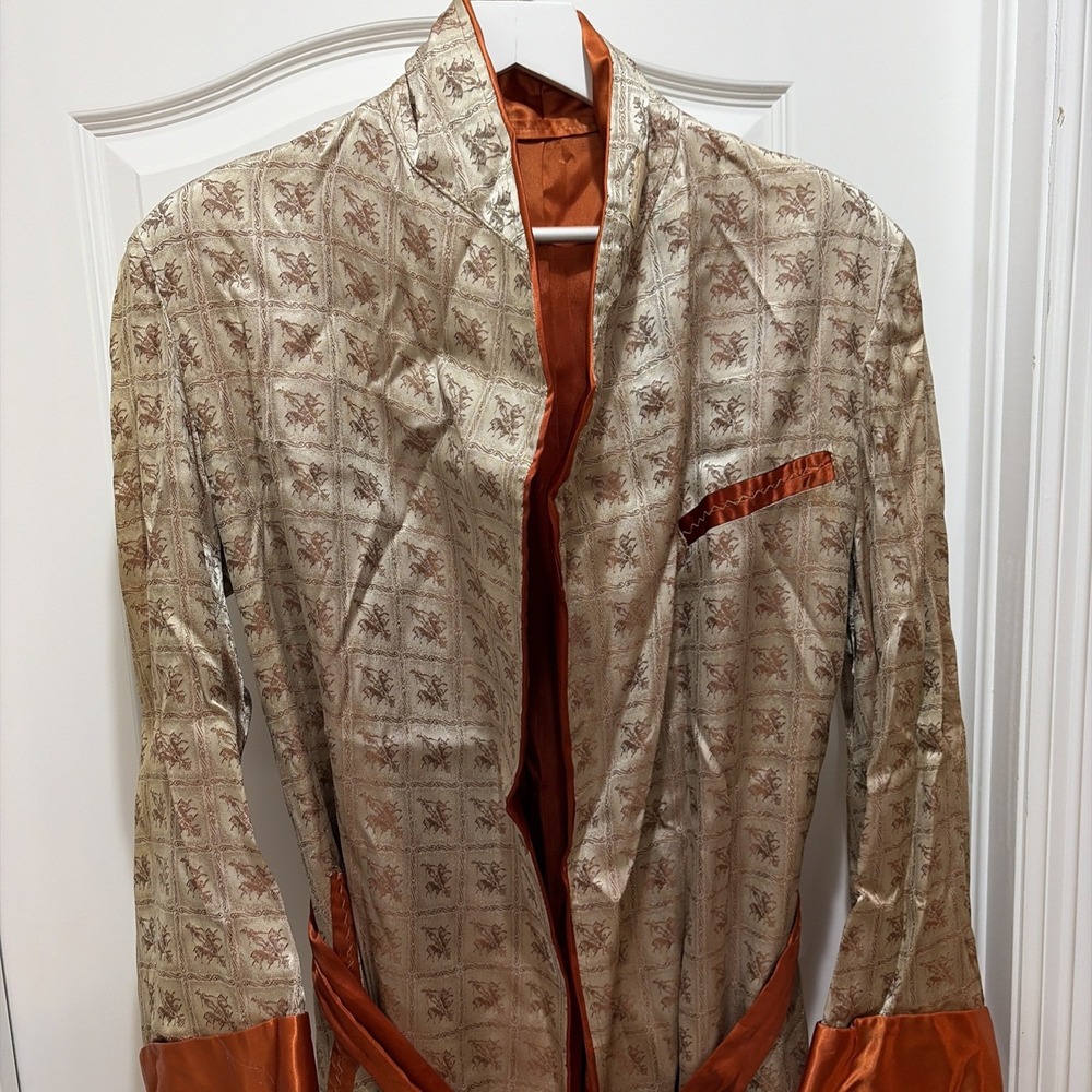 Vtg  1950's Asian Beautiful Satin‎ / Silk Kimono Robe SZ Small 48" Long x 20" W - Picture 2 of 10